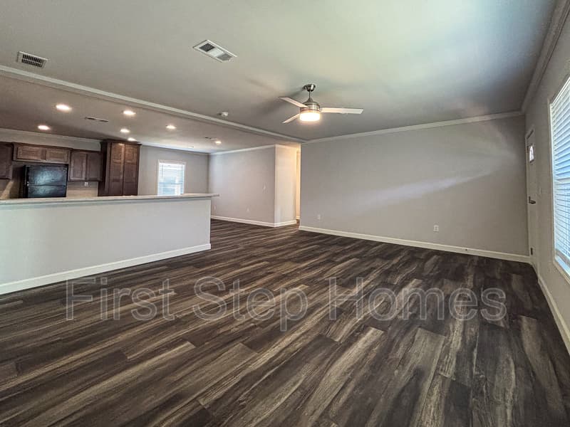 Tyler House: 407 Marco St