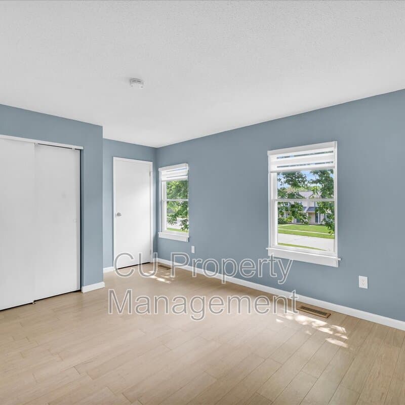 Champaign House: 610A English Creek Court