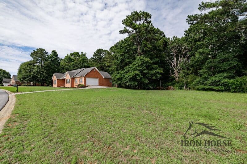 Athens House: 411 Timber Creek Dr