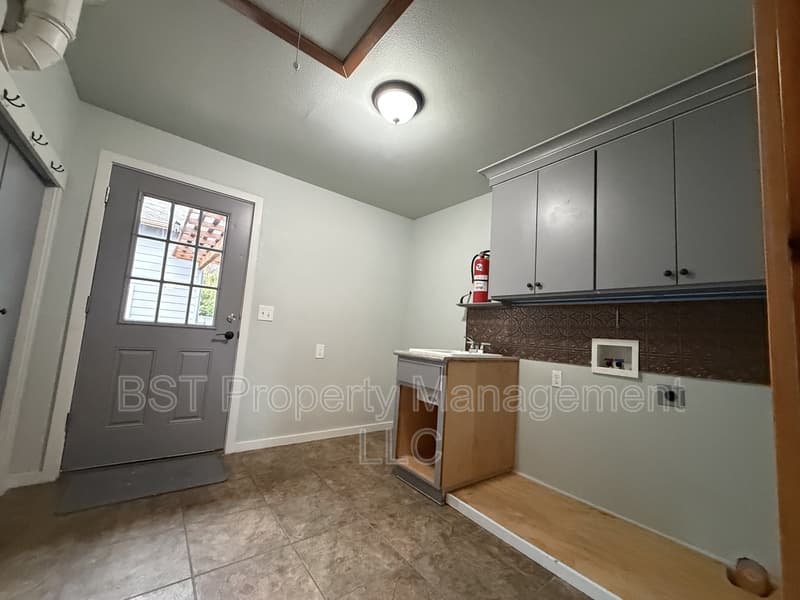 Silverton House: 418 Koons Street