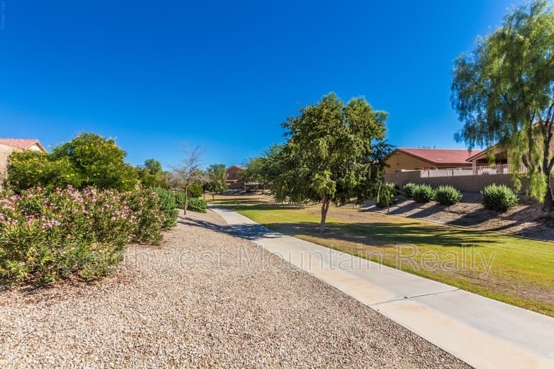 Coolidge House: 1333 W Pima Avenue