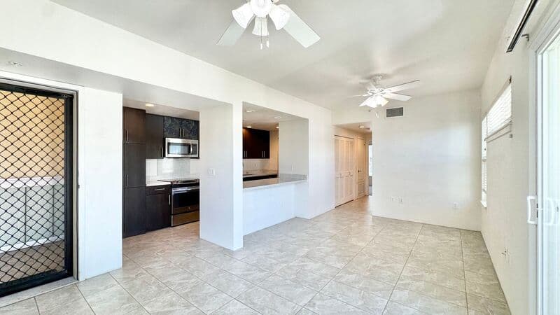 Kailua Condo: 445 Kailua Road
