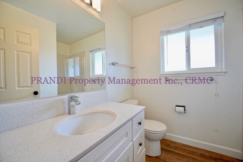 Tiburon Condo: 20 Circle Dr
