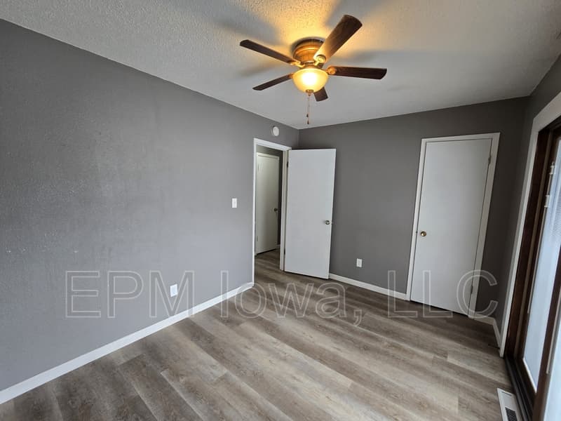 Waterloo House: 1242 Edgewood Drive