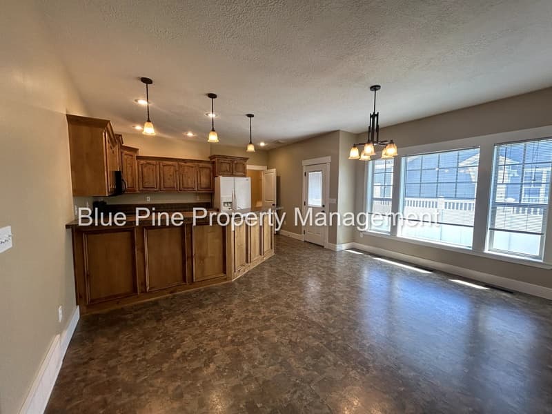 Idaho Falls Townhome: 690 Carriagegate Lane