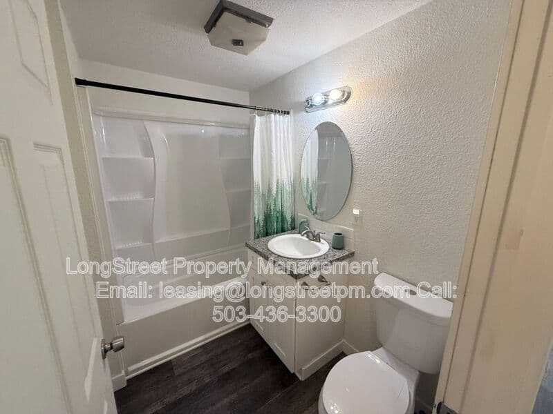 Salem House: 758 Browning Ave S