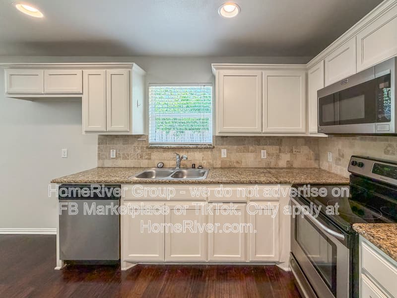 Sherman House: 3017 N Hickory St