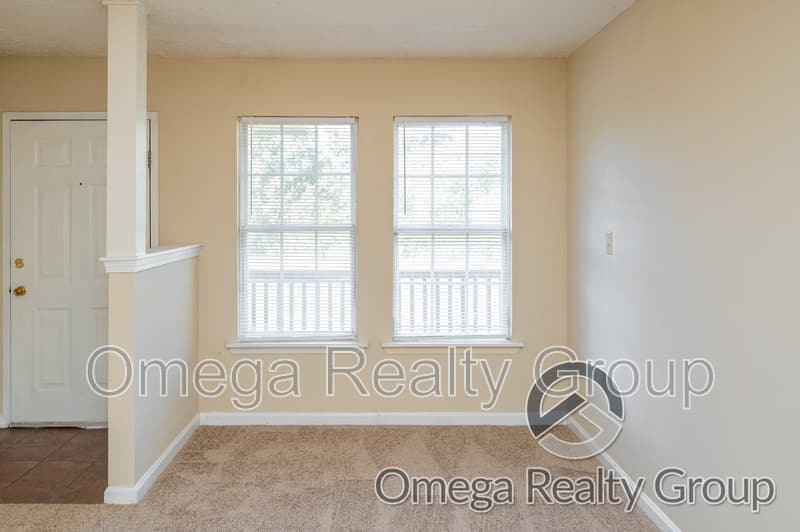 Jemison Condo: 156 Patton St W
