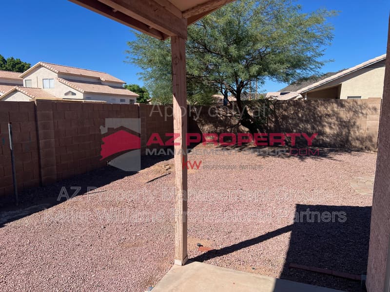 Glendale House: 4838 W Kerry Ln