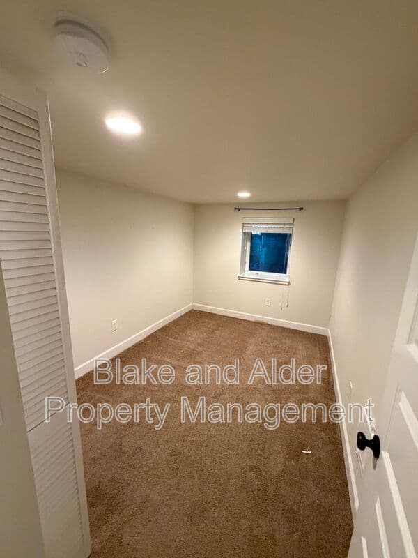 Portland House: 1121 SE Sherman Street