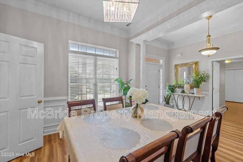Evans House: 5105 Windmill Place