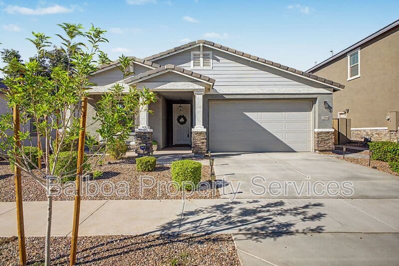 Queen Creek House: 22900 E Lords Way