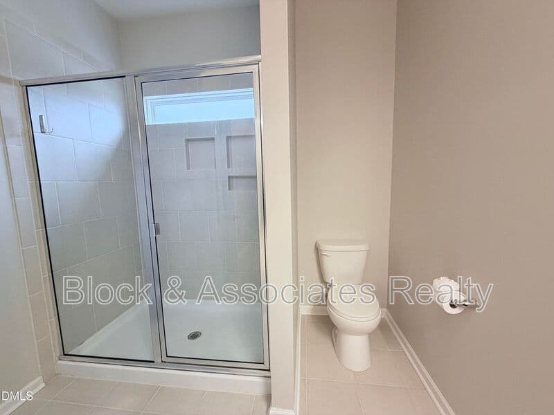 Apex House: 565 Grand Central Station