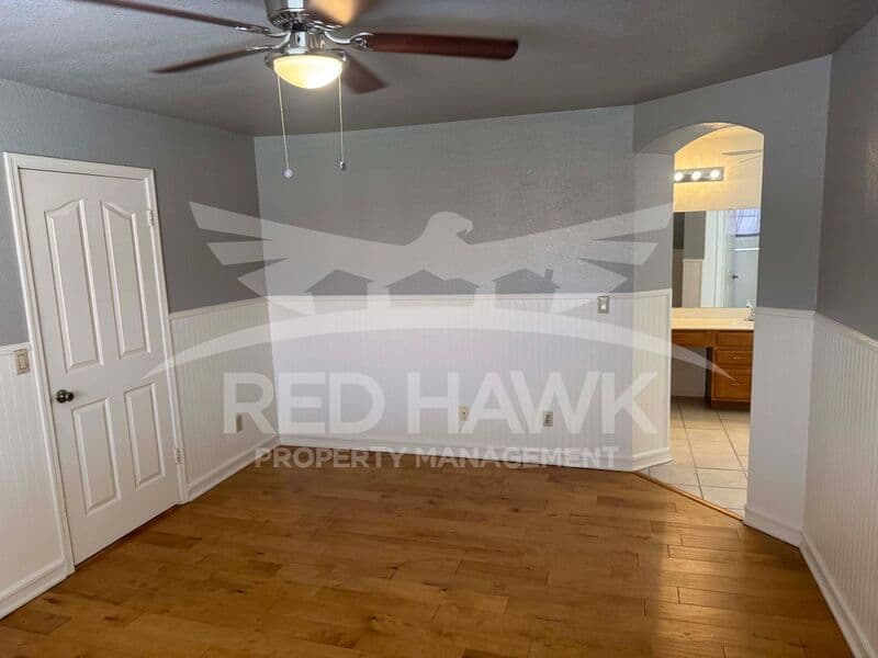 Tempe House: 25 W La Vieve Ln