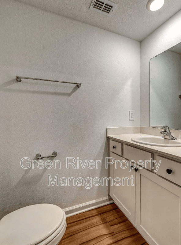 Middleburg House: 827 Rivertree Place