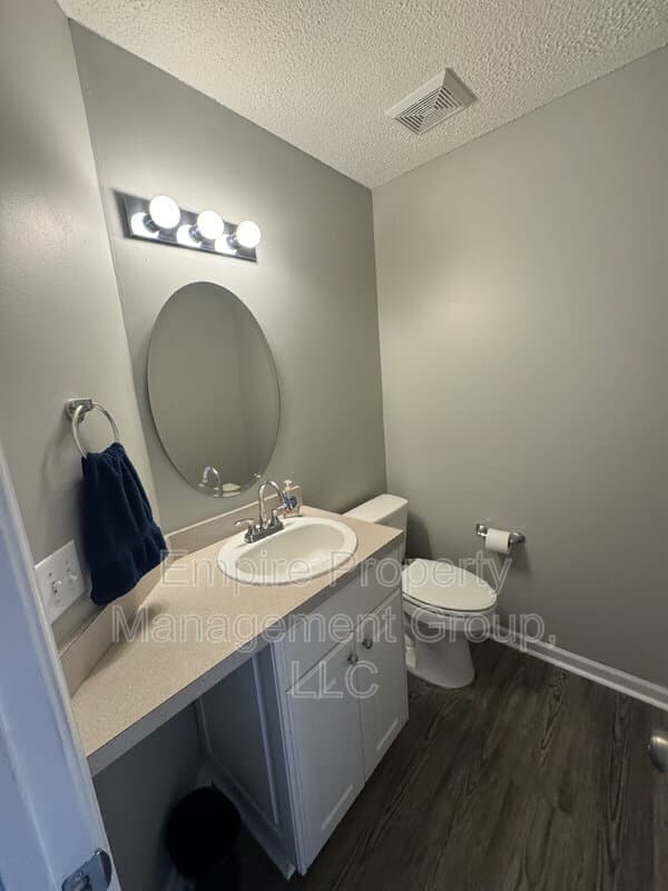 Blythewood House: 66 Sand Oak Court