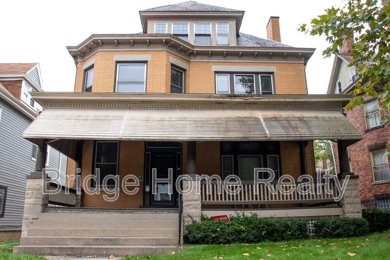Pittsburgh Condo: 14 Bradford Avenue