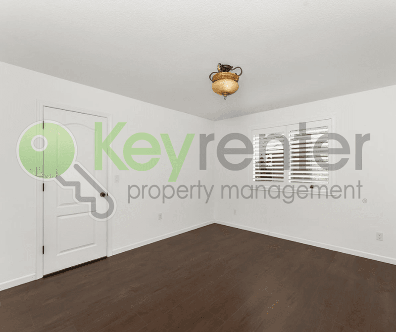 Lincoln House: 1552 Flora Way