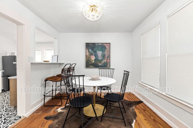San Antonio Condo: 110 East Craig Place