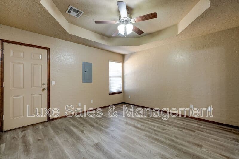 Yukon House: 3517 Galatian Way