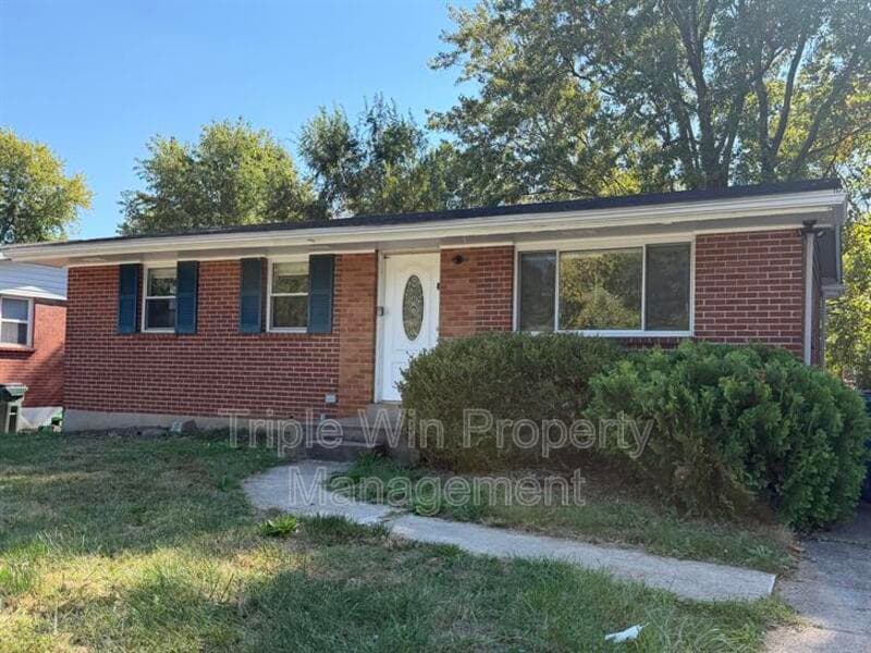 Saint Louis House: 1380 Cove Ln