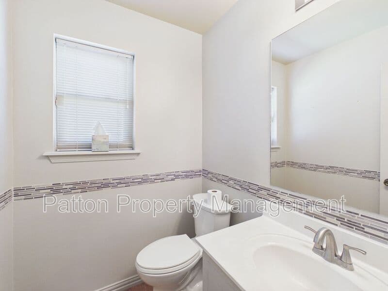 Amarillo House: 6810 Montague