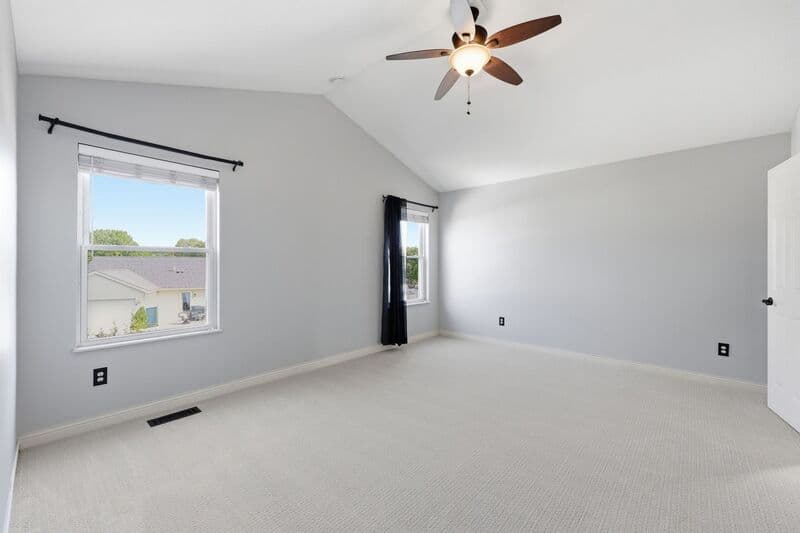 Dublin House: 5940 Meehan Rd