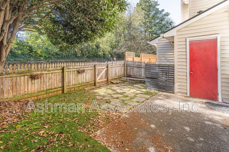 Alpharetta House: 3235 Cape Cir.