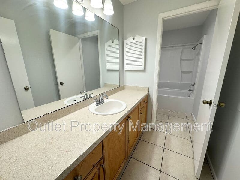 Sanford House: 1710 Ridgewood Lane