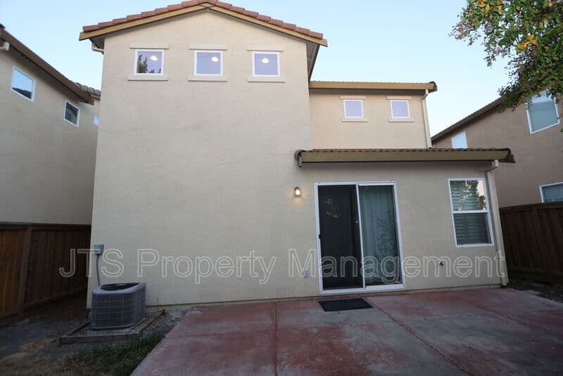 West Sacramento House: 4046 Martis Street