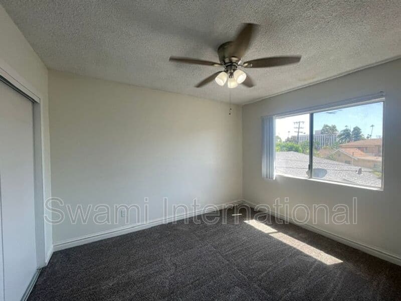 Inglewood Condo: 947 Myrtle Avenue