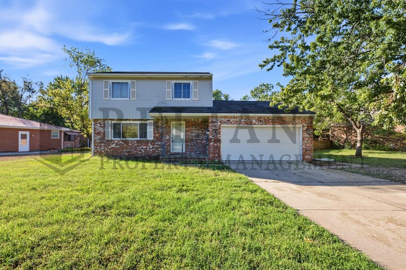 Newton House: 1915 Cypress Lane