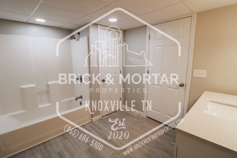 Maryville House: 1731 Lively Road