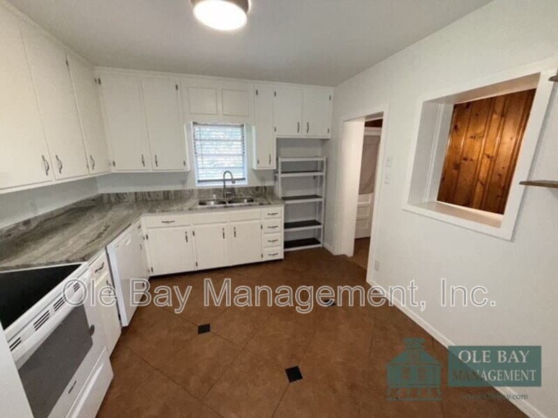 Mobile House: 158 General Bullard Avenue