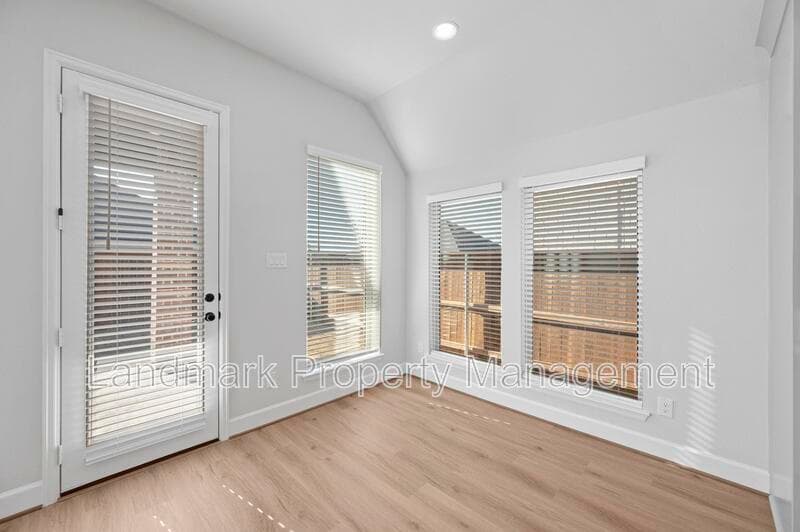 Mansfield House: 1822 Buckeye Lane
