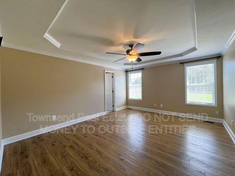 Fayetteville House: 3311 Auburn Dr