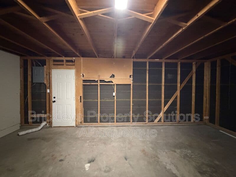 Albuquerque House: 5608 Drake Ave NW