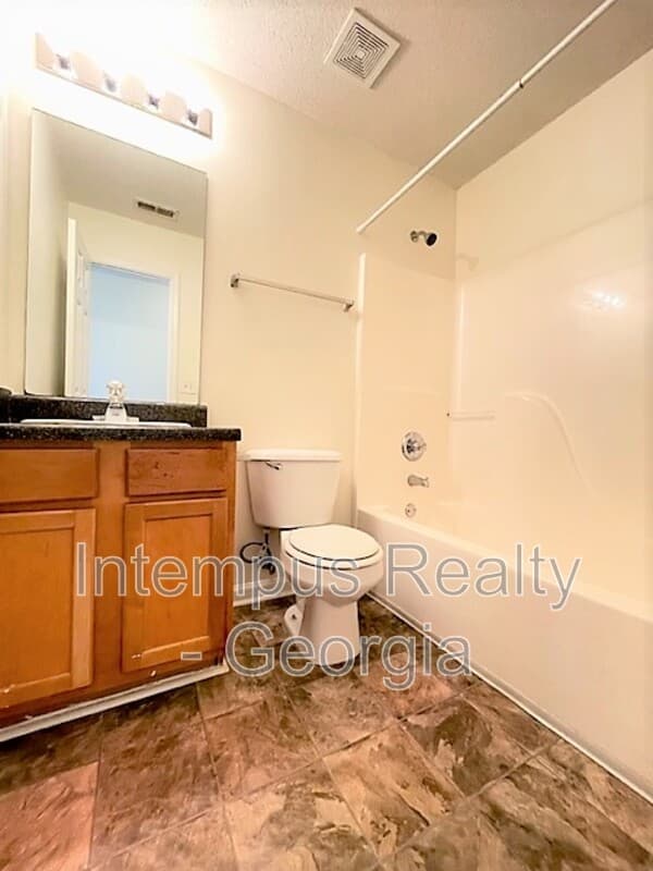 Snellville House: 4389 Persian Ct