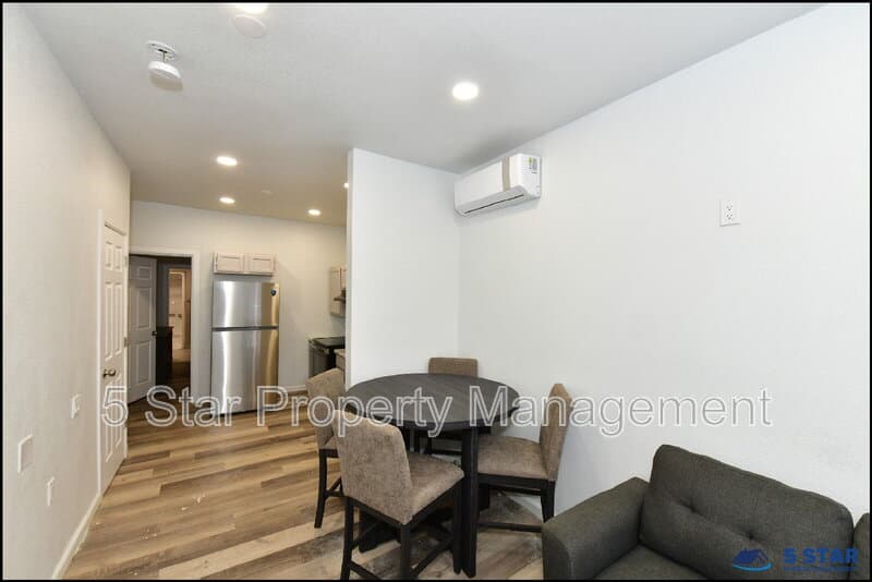 El Paso Condo: 6806 Alameda Ave