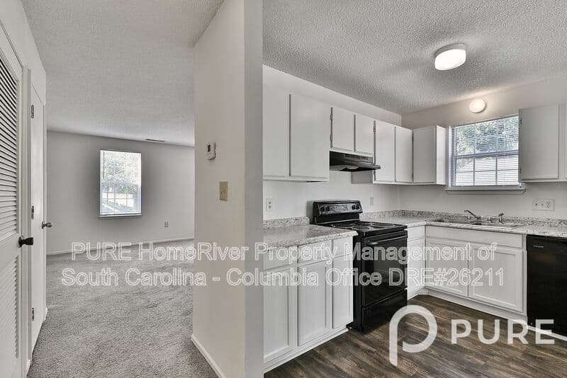 West Columbia House: 1290 Hulon Circle