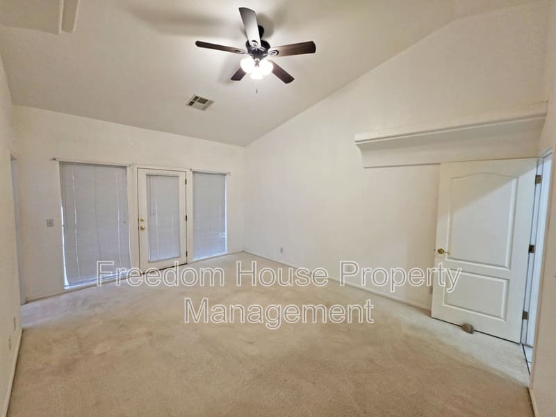 Pahrump House: 2060 River Plate Drive