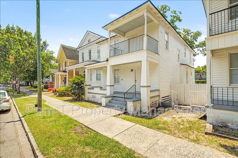 Savannah Condo: 613 W 39th St