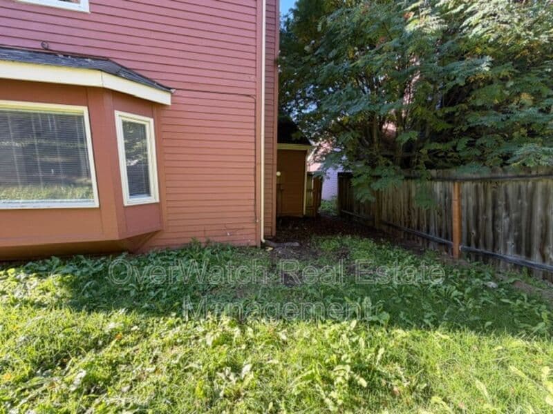 Anhcorage House: 10031 Nantucket Cir