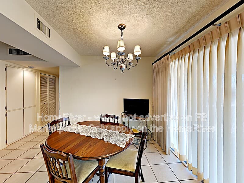 Sun City House: 10413 W Oak Ridge Dr