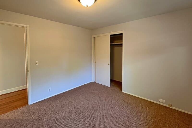 Kirkland House: 10632 NE 47th Pl