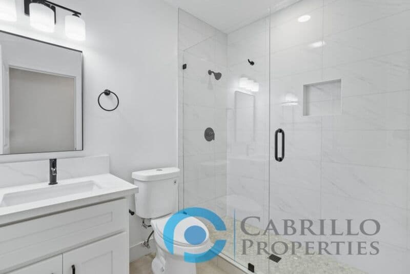San Diego Condo: 128 Kalmia Street