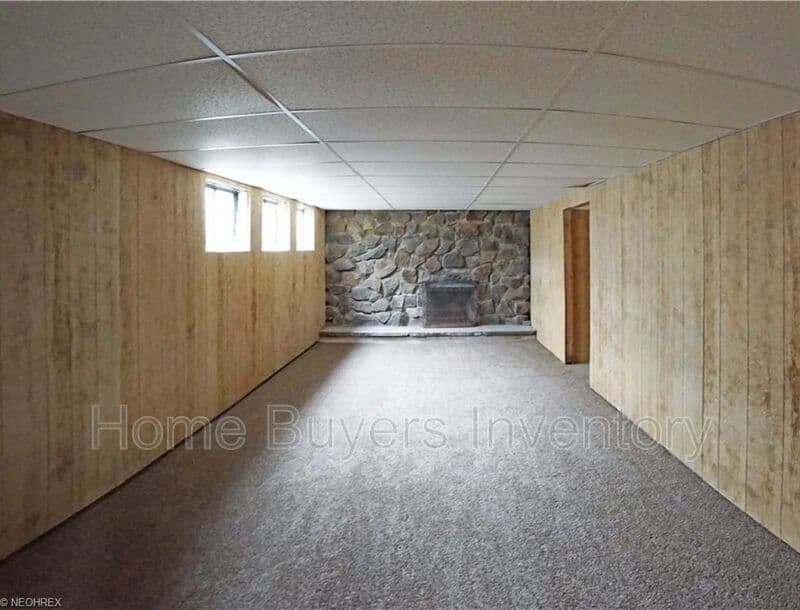 Canfield House: 2800 S Turner Rd