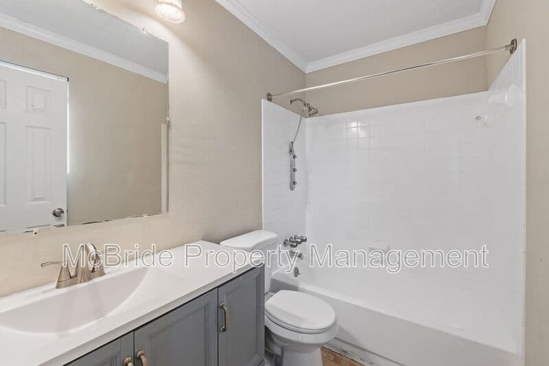 Augusta House: 4009 Royal Oaks Court