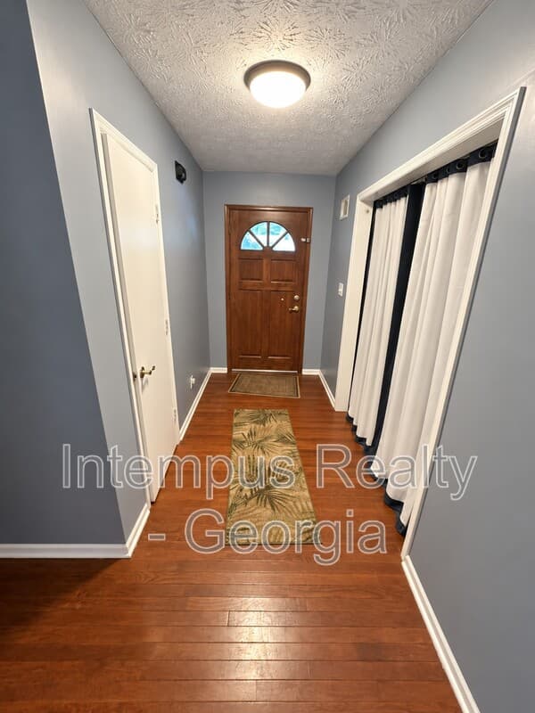 Snellville House: 2830 Shiloh Way