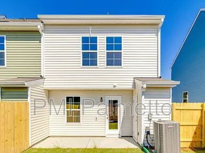 Columbia House: 3022 Harborview Drive